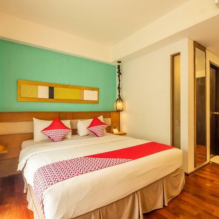 Capital O 852 The Silk At Dago Hotel Bandung Exterior foto