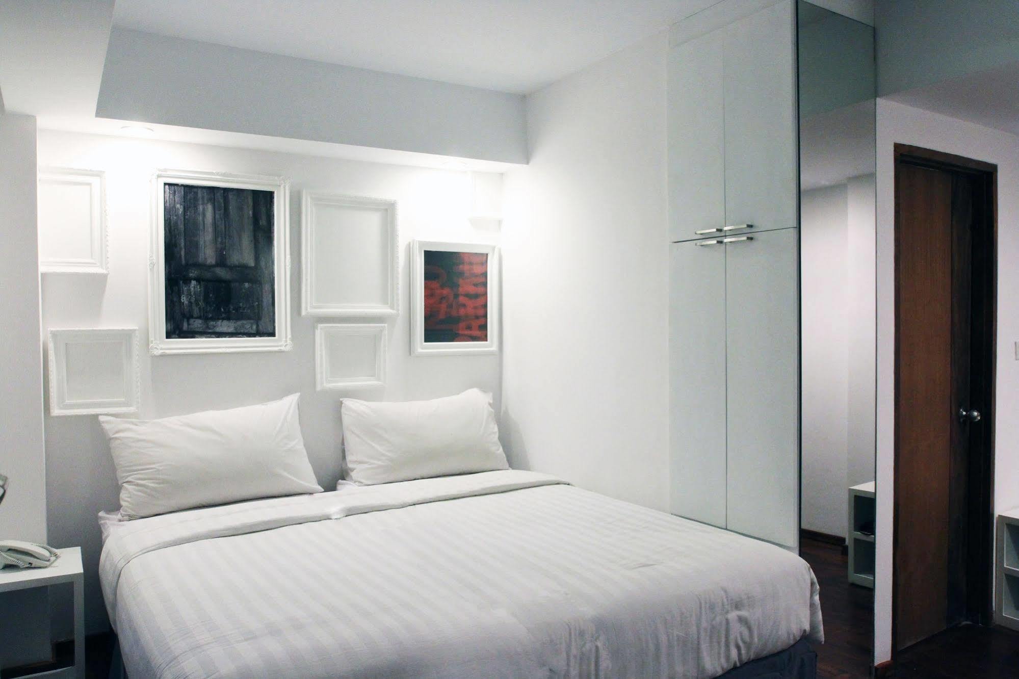 Capital O 852 The Silk At Dago Hotel Bandung Exterior foto