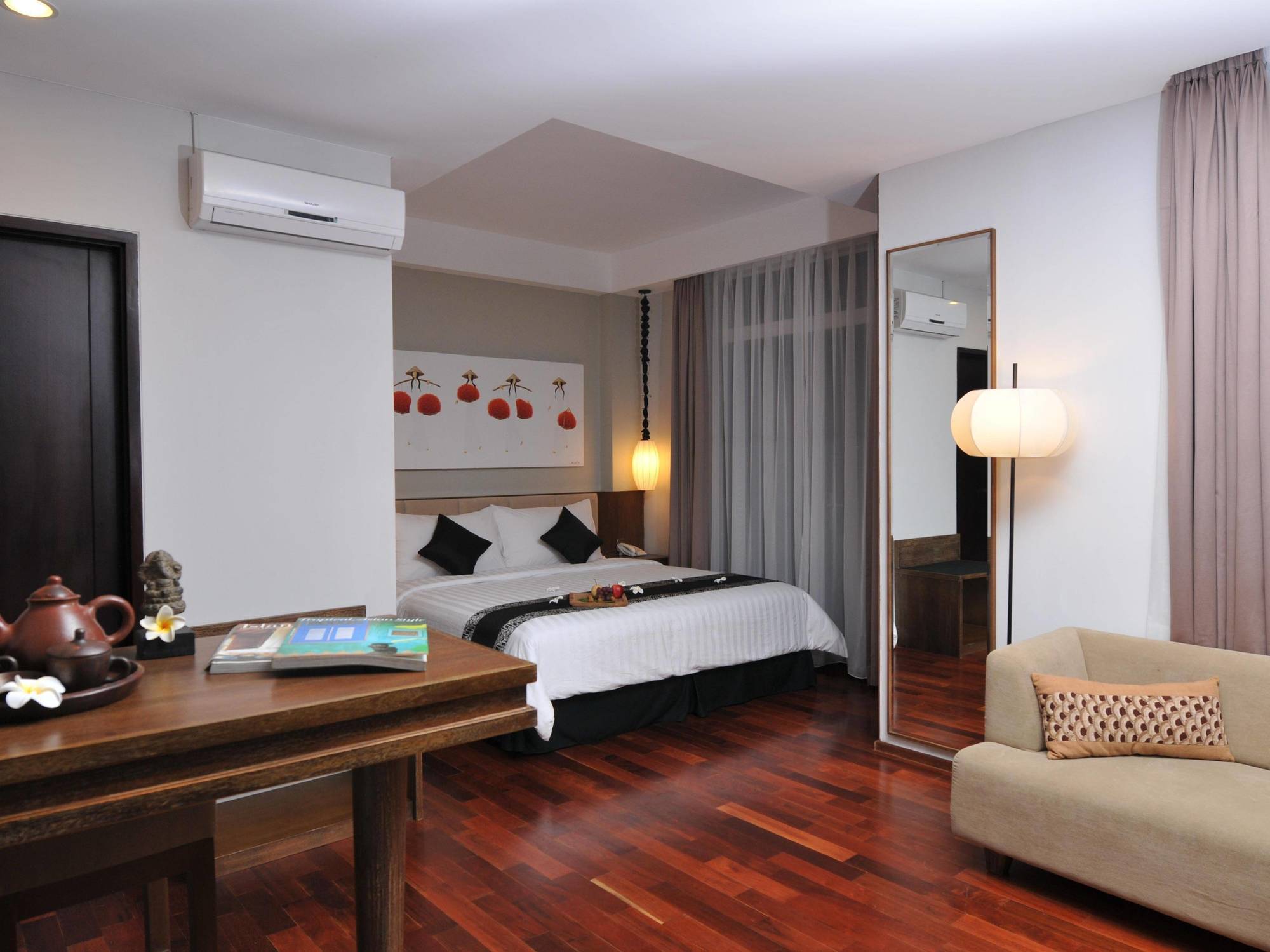 Capital O 852 The Silk At Dago Hotel Bandung Exterior foto