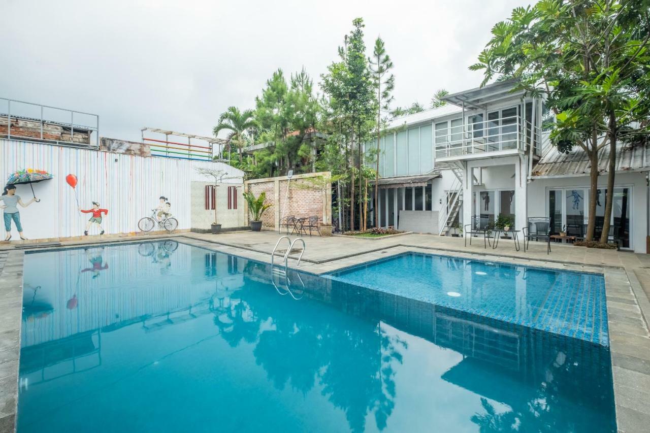 Capital O 852 The Silk At Dago Hotel Bandung Exterior foto