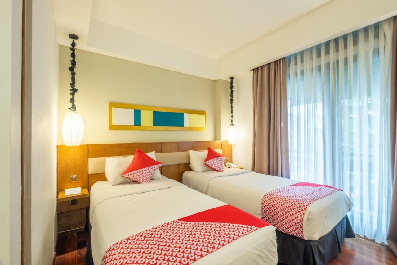 Capital O 852 The Silk At Dago Hotel Bandung Exterior foto