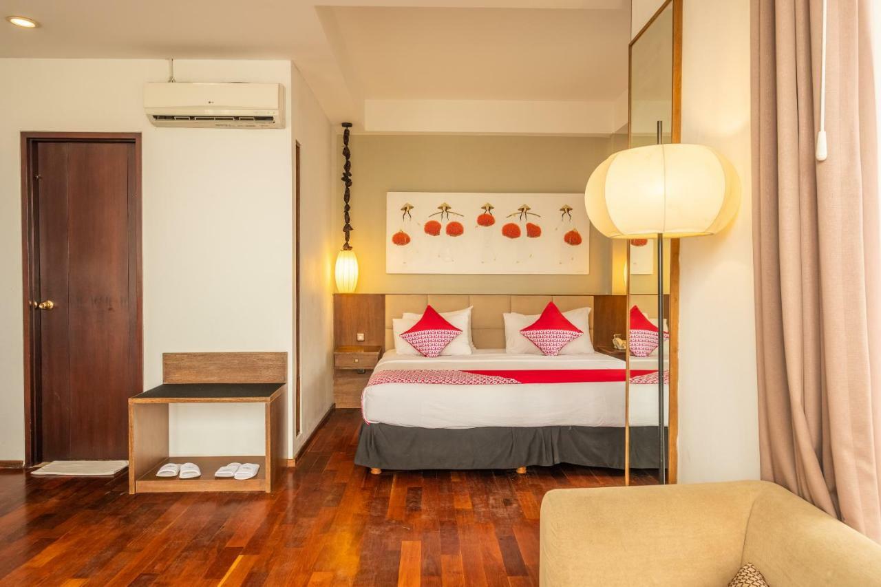 Capital O 852 The Silk At Dago Hotel Bandung Exterior foto